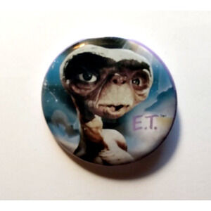 E.T. Extra-Terrestrial Licensed Button Badge 1982 Sci-Fi Pinback Vintage Alien